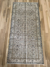 Load image into Gallery viewer, Vintage Turkish 3’2” x 6’9”