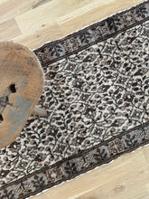 Load image into Gallery viewer, Vintage Turkish 1’11” x 6’3”