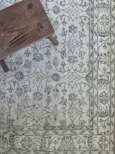 Load image into Gallery viewer, Vintage Turkish 6’7” x 10’4”
