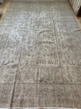 Load image into Gallery viewer, Vintage Turkish 7’6” x 12’