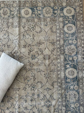 Load image into Gallery viewer, Vintage Turkish 8’6” x 11’4”