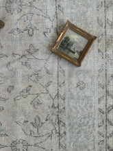 Load image into Gallery viewer, Vintage Turkish 6’ x 9’5”