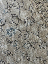 Load image into Gallery viewer, Vintage Turkish 8’6” x 11’4”