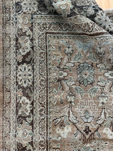 Load image into Gallery viewer, Vintage Mahal 7’8” x 11’