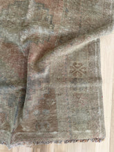 Load image into Gallery viewer, Vintage Turkish 3’7” x 5’2”