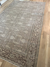 Load image into Gallery viewer, Vintage Turkish 6’3” x 10’3”
