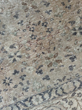 Load image into Gallery viewer, Vintage Kayseri 7’8” x 10’9”