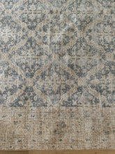 Load image into Gallery viewer, Vintage Turkish Oushak 6’9” x 10’4”