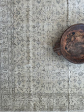 Load image into Gallery viewer, Vintage Turkish 7’3” x 10’2”