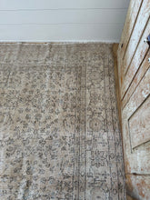 Load image into Gallery viewer, Vintage Turkish 9’2” x 13’2”