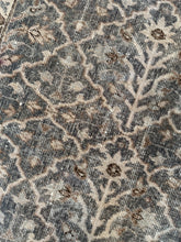 Load image into Gallery viewer, Vintage Turkish 3’10” x 6’7”
