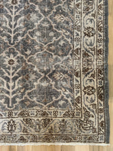 Load image into Gallery viewer, Vintage Turkish 3’10” x 6’7”