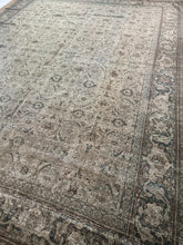 Load image into Gallery viewer, Antique Mahal 9’5” x 12’3”