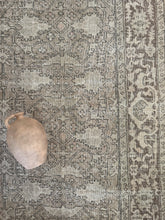 Load image into Gallery viewer, Vintage Turkish 6’3” x 10’3”