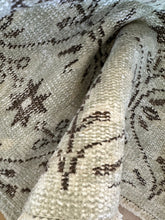 Load image into Gallery viewer, Vintage Turkish 5’10” x 9’8”