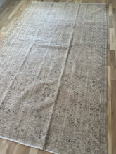 Load image into Gallery viewer, Vintage Turkish 6’6” x 10’5”