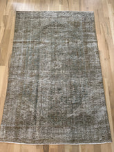 Load image into Gallery viewer, Antique Malayer 4’3” x 6’3”