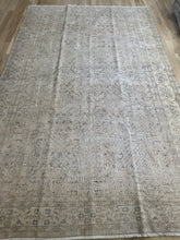 Load image into Gallery viewer, Vintage Turkish 6’6” x 10’5”