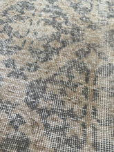 Load image into Gallery viewer, Vintage Turkish Oushak 6’9” x 10’4”