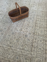 Load image into Gallery viewer, Vintage Turkish 6’4” x 9’8”