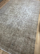 Load image into Gallery viewer, Vintage Turkish 7’6” x 12’