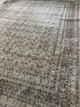 Load image into Gallery viewer, Vintage Doroksh 8’10” x 12’3”