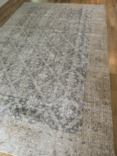 Load image into Gallery viewer, Vintage Turkish Oushak 6’9” x 10’4”