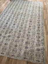 Load image into Gallery viewer, Vintage Turkish 5’10” x 9’8”