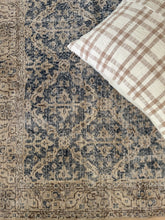 Load image into Gallery viewer, Vintage Turkish 4’10” x 8’3”