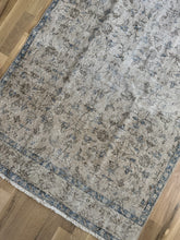 Load image into Gallery viewer, Vintage Turkish 3’10” x 13’