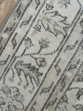Load image into Gallery viewer, Vintage Turkish 6’7” x 10’4”