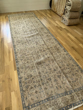 Load image into Gallery viewer, Vintage Turkish 3’10” x 13’