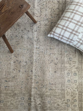 Load image into Gallery viewer, Vintage Turkish 6’6” x 10’5”