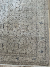 Load image into Gallery viewer, Vintage Kayseri 7’10” x 11’7”