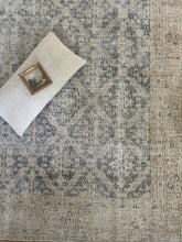 Load image into Gallery viewer, Vintage Turkish Oushak 6’9” x 10’4”