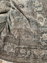 Load image into Gallery viewer, Antique Mahal 9’5” x 12’3”