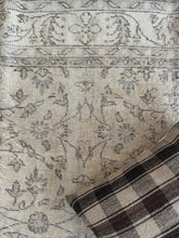 Load image into Gallery viewer, Vintage Turkish 7’3” x 10’2”