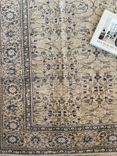 Load image into Gallery viewer, Vintage Kayseri 7’7” x 11’5”