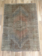 Load image into Gallery viewer, Vintage Turkish 3’7” x 5’2”
