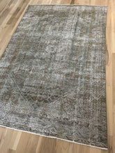 Load image into Gallery viewer, Antique Malayer 4’3” x 6’3”