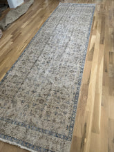 Load image into Gallery viewer, Vintage Turkish 3’10” x 13’
