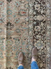 Load image into Gallery viewer, Vintage Doroksh 9’9” x 12’11”