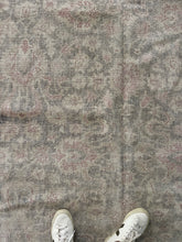 Load image into Gallery viewer, Vintage Turkish Rug 8’ x 11’5”