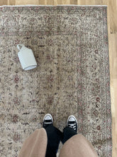 Load image into Gallery viewer, Vintage Turkish 7’4” x 10’11”
