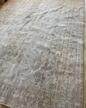 Load image into Gallery viewer, Vintage Turkish 6’9” x 10’2” Area Rug