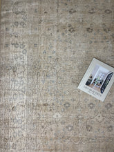 Load image into Gallery viewer, Turkish Area Rug 6’7” x 9’11”
