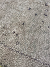 Load image into Gallery viewer, Vintage Kayseri 7’9” x 10’2”