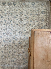 Load image into Gallery viewer, Vintage Turkish Rug 6’9” x 9’2”
