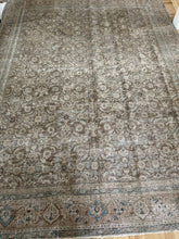 Load image into Gallery viewer, Vintage Large Area Rug 9’5” x 12’5”