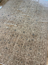 Load image into Gallery viewer, Turkish Rug 7’ x 10’3”